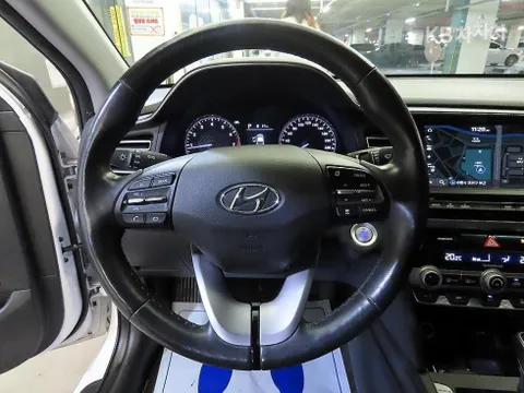 Hyundai Elantra (Avante)