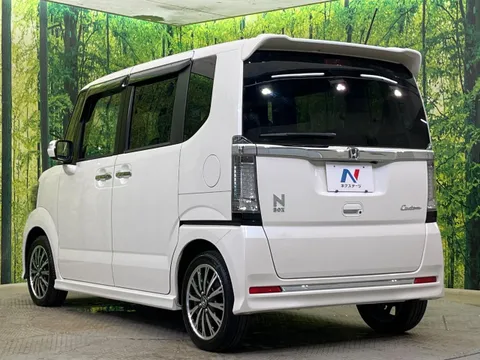 Honda N-BOX Custom