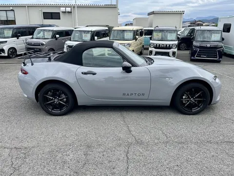 Mazda MX-5 (Roadster)