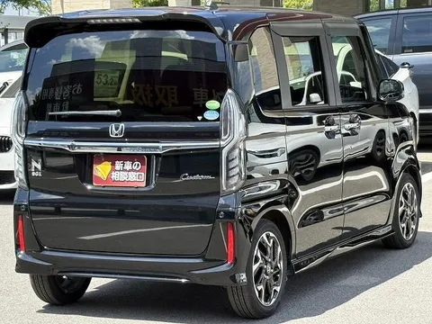 Honda N-BOX Custom