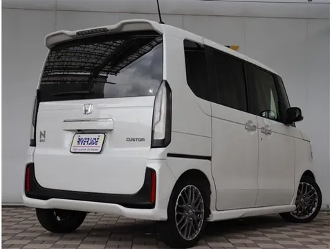 Honda N-BOX Custom