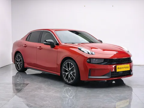 Lynk & Co 03