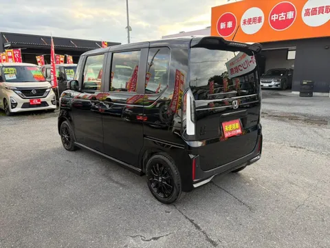 Honda N-BOX Custom