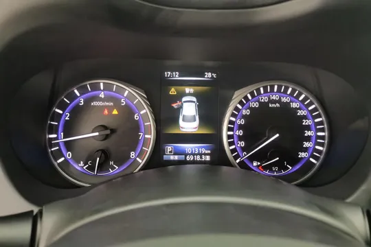 Infiniti Q50L