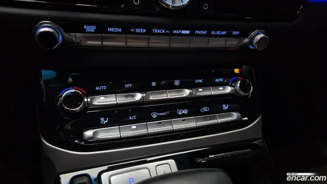 Genesis G90 (EQ900)