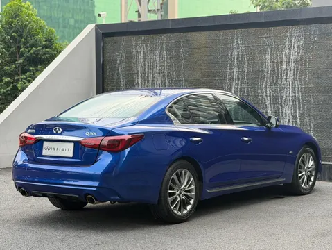 Infiniti Q50L