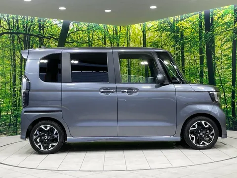 Honda N-BOX Custom