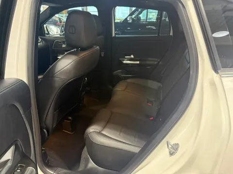 Mercedes-Benz Mercedes-Benz GLA