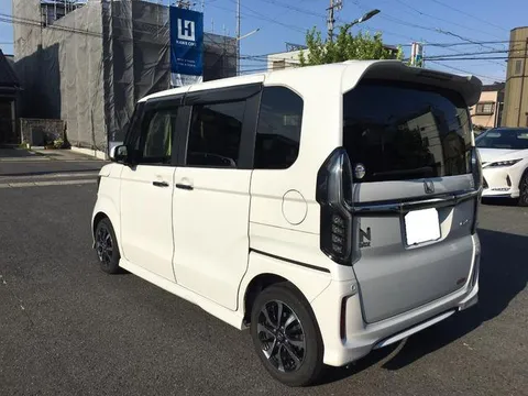 Honda N-BOX Custom