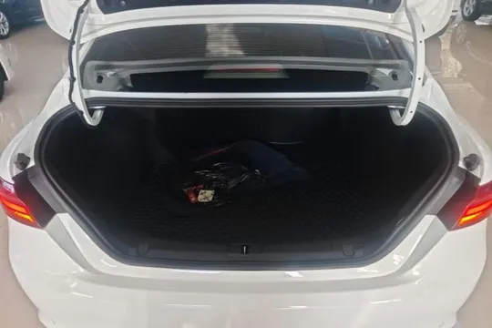 Geely Binray