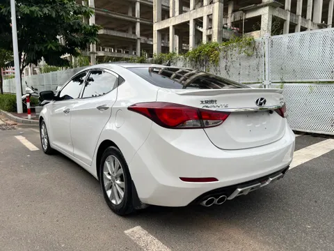 Hyundai Elantra (Avante)