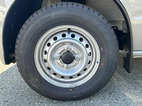 Nissan Clipper Van