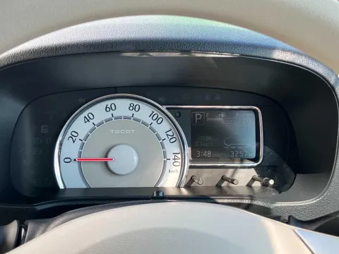 Daihatsu Mira Tocot