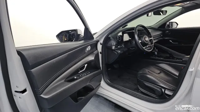 Hyundai Elantra (Avante)