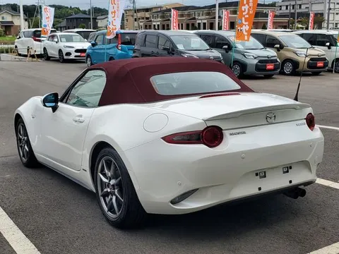 Mazda MX-5 (Roadster)