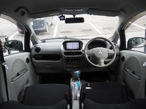 Mitsubishi I