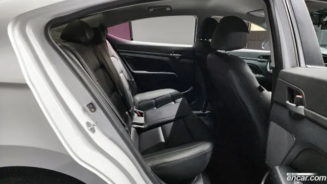 Hyundai Elantra (Avante)