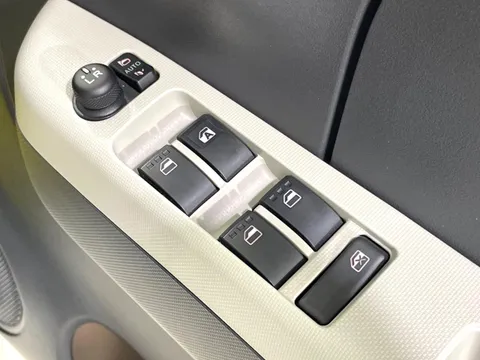 Daihatsu Mira Tocot