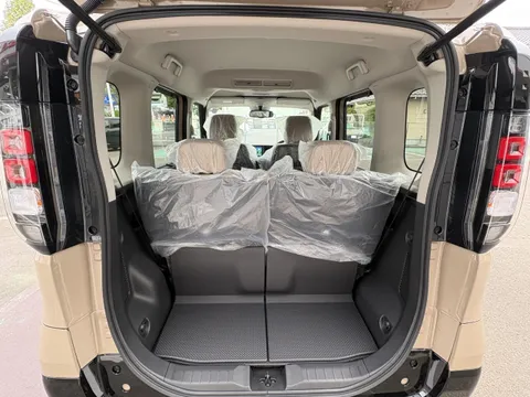 Mitsubishi Delica Mini