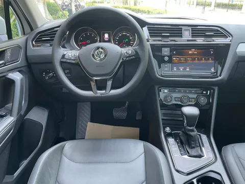 Volkswagen Tiguan L