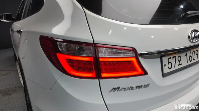 Hyundai Grand Santa Fe (Maxcruz)