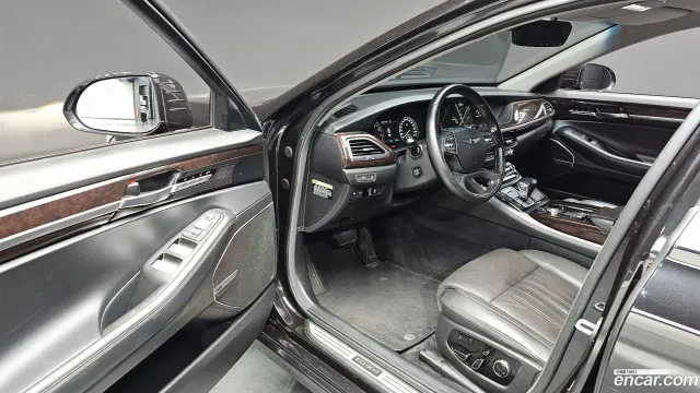 Genesis G90 (EQ900)