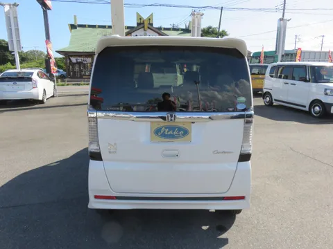 Honda N-BOX Custom