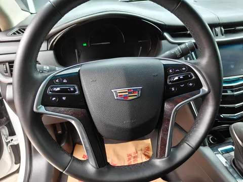 Cadillac XTS