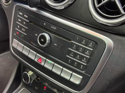 Mercedes-Benz Mercedes-Benz GLA