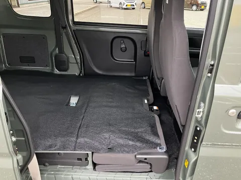 Nissan Clipper Van