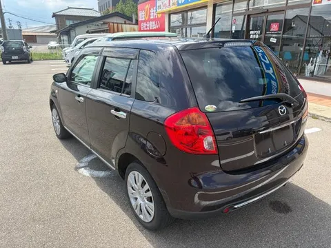 Mazda Verisa