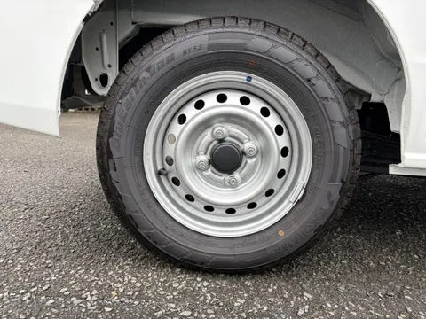 Nissan Clipper Van