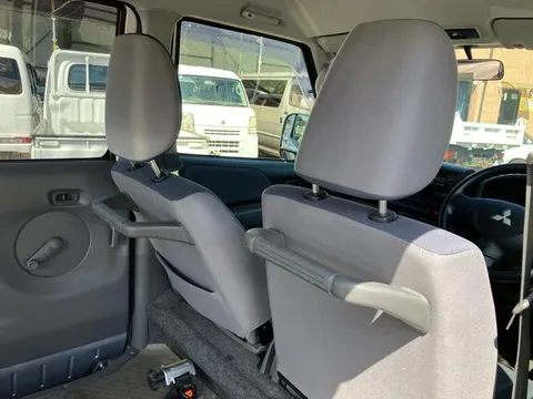Mitsubishi Minicab Van