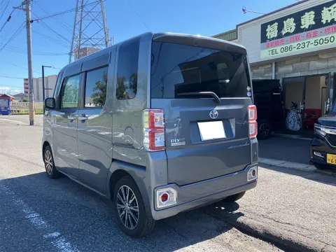 Toyota Pixis Mega