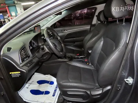 Hyundai Elantra (Avante)