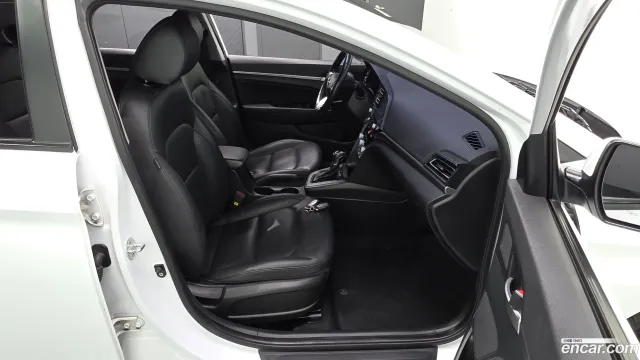 Hyundai Elantra (Avante)