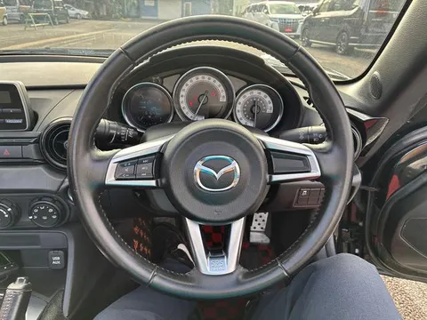 Mazda MX-5 (Roadster)