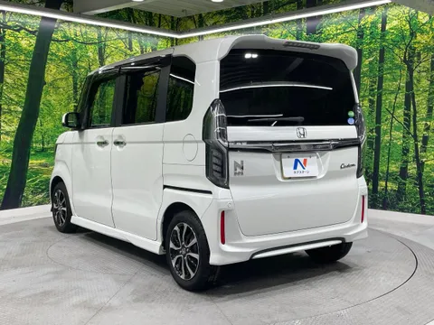 Honda N-BOX Custom
