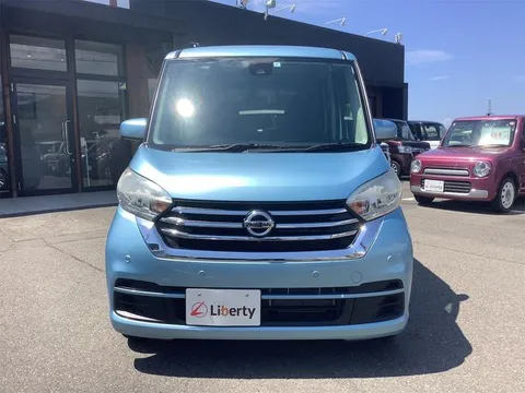 Nissan Dayz Roox