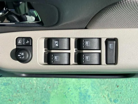 Daihatsu Mira Tocot