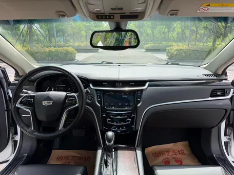Cadillac XTS