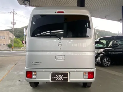 Nissan Clipper Van