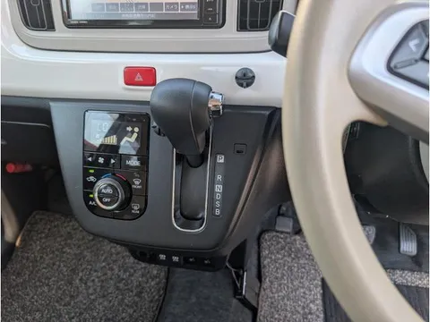 Daihatsu Mira Tocot