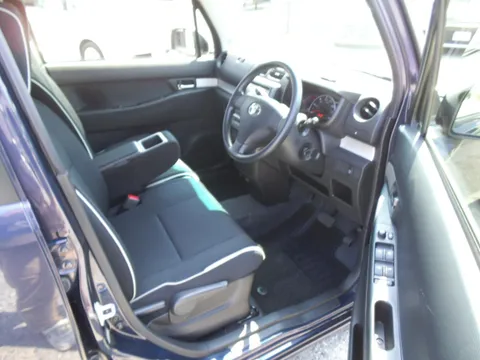 Toyota Pixis Space
