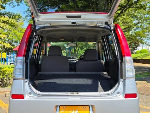 Daihatsu Mira AVY