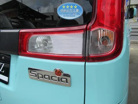 Suzuki Spacia