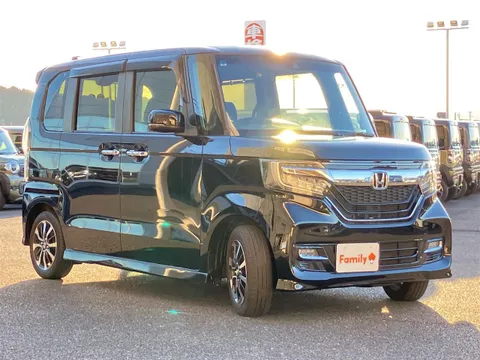 Honda N-BOX Custom