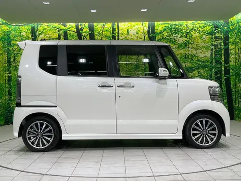 Honda N-BOX Custom