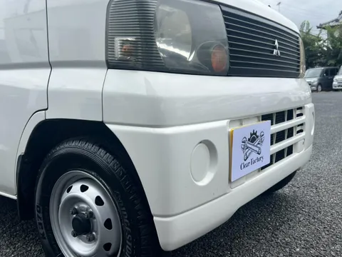 Mitsubishi Minicab Van