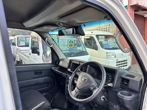 Toyota Pixis Van